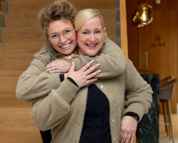 Ester en Inge van B-You Cosmetics in Hengelo